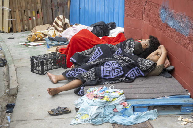 The Government Takes Control of the Port of Ceuta to Provide Humanitarian Assistance to Migrants Several migrants camped out on the street on September 6, 2026, in Ceuta, Spain. The government is taking control of the port of Ceuta to provide humanitarian assistance to migrants in tents and other spaces, as provided for in a resolution from the Ministry of Transportation and Sustainable Mobility published this Saturday and reviewed by Europa Press. Specifically, the department led by Óscar Puente authorizes the Secretary of State for Migration to temporarily use an area of 16,000 square meters of public port land located in the Poniente Expansion, Phase I, within the service area of the Port of Ceuta SEPTEMBER 5, 2026 MIGRANTS IMMIGRATION  Copyright: xMarcosxMorenox 7751568