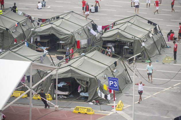 The Government Takes Control of the Port of Ceuta to Provide Humanitarian Assistance to Migrants Several migrants camped out in Ceuta, Spain, as of September 5, 2026. The Government is taking control of the port of Ceuta to provide humanitarian assistance to migrants in tents and other spaces, as provided for in a resolution from the Ministry of Transportation and Sustainable Mobility published this Saturday and reviewed by Europa Press. Specifically, the department led by Óscar Puente authorizes the Secretary of State for Migration to temporarily use an area of 16,000 square meters of public port land located in the Poniente Expansion, Phase I, within the service area of the Port of Ceuta SEPTEMBER 5, 2026 MIGRANTS IMMIGRATION HUMANITARIA  Copyright: xMarcosxMorenox 7751593