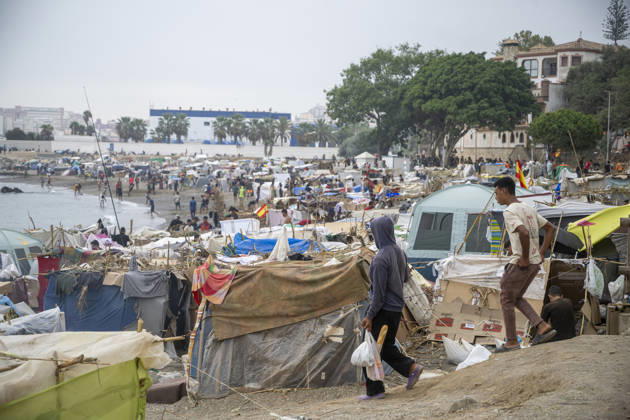 The Government Takes Control of the Port of Ceuta to Provide Humanitarian Assistance to Migrants Several migrants camped on the beach, September 5, 2026, in Ceuta, Spain. The government is taking control of the port of Ceuta to provide humanitarian assistance to migrants in tents and other spaces, as provided for in a resolution from the Ministry of Transportation and Sustainable Mobility published this Saturday and reviewed by Europa Press. Specifically, the department led by Óscar Puente authorizes the Secretary of State for Migration to temporarily use an area of 16,000 square meters of public port land located in the Poniente Expansion, Phase I, of the port of Ceuta’s service area SEPTEMBER 5, 2026 MIGRANTS IMMIGRATION HUMANITARIAN CRI  Copyright: xMarcosxMorenox 7751627