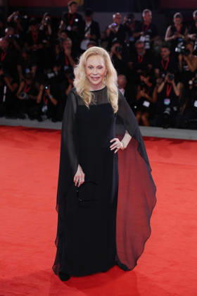VENICE, ITALY - SEPTEMBER 05: Faye Dunaway attends the KinÃ o Award Red Carpet during the 83rd Venice International Film Festival at Sala Grande on September 05, 2026 in Venice, Italy. (Photo by Mark Cape Insidefoto) markxcape