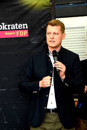 Henning Höne MDL stellvertretender FDP-Bundesvorsitzender Abensberg 07.09.2026 Politischer Fruehschopen am Gillermoosim FDP im Gillamoosicci-Zelt Foto Abendsberg