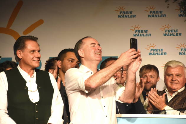Peter Schoeniger Weinstadl Wirt Hubert Aiwanger, Landes- und Bundesvorsitzender der FREIEN WÄHLER, Abendsberg 07.09.2026 Politischer Frühschoppen am Gillamoos Freie Wähler im Weissbierstadl Foto Abendsberg