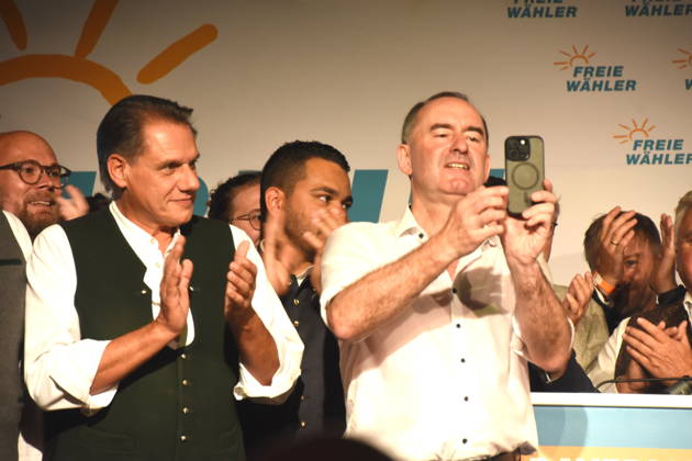 Peter Schoeniger Weinstadl Wirt Hubert Aiwanger, Landes- und Bundesvorsitzender der FREIEN WÄHLER, Abendsberg 07.09.2026 Politischer Frühschoppen am Gillamoos Freie Wähler im Weissbierstadl Foto Abendsberg