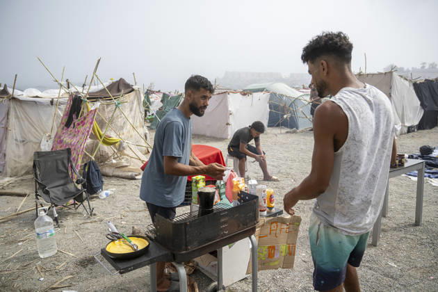 Settlements Continue on El Trampolín Beach Settlements on El Trampolín Beach, as of September 7, 2026, in Ceuta, Spain. Despite having been cleared, the camp on El Trampolín Beach resembles a makeshift city and remains occupied by people who continue to arrive in Ceuta. SEPTEMBER 7, 2026 Ceuta, Spain  Copyright: xMarcosxMorenox 7756347