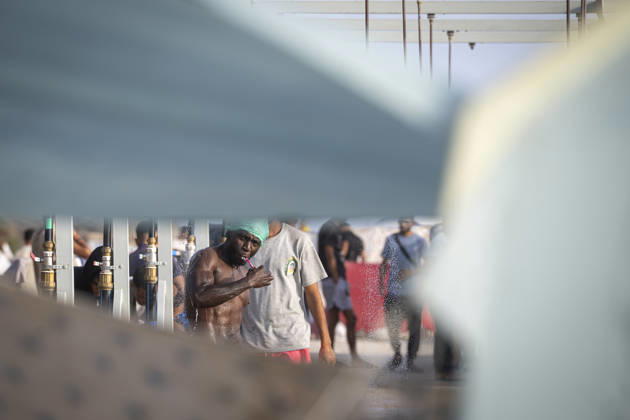 Settlements Continue on El Trampolín Beach Communal showers on El Trampolín Beach, September 7, 2026, in Ceuta, Spain. Despite having been evicted, the encampment on El Trampolín Beach resembles a makeshift city and remains occupied by people who continue to arrive in Ceuta. SEPTEMBER 7, 2026 Ceuta, Ceuta, Spain  Copyright: xMarcosxMorenox 7756378