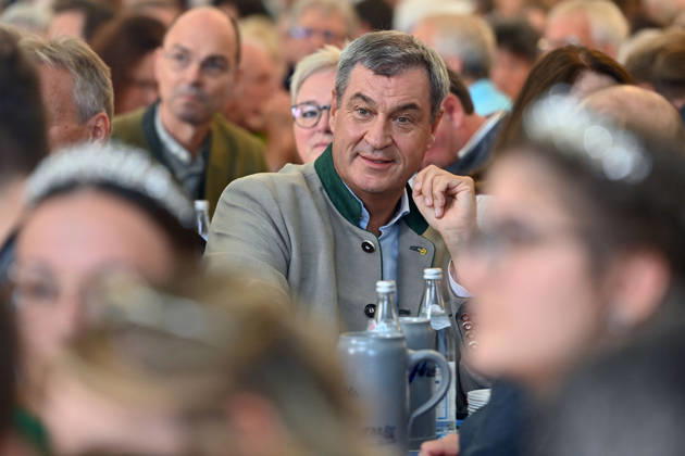Markus SOEDER (Ministerpraesident Bayern und CSU Vorsitzender) sitzt im Publikum. Politischer Gillamoos am 07.09.2026 in Abensberg,