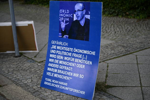 Die traditionelle Görlitzer Montagsdemonstration unter dem heutigen Motto 1000 für Görlitz Gemeinsam. Friedlich. Sichtbar. mit dem erklärten Ziel, die Marke von 1000 Teilnehmenden auf dem Postplatz zu erreichen. Hintergrund: Die wöchentlichen Montagsdemos in Görlitz laufen unter Slogans für Frieden, Freiheit und Demokratie, werden jedoch vom Verfassungsschutz als extremistisch eingestuft und beobachtet. Görlitz, 07.09.2026 Copyright: xMatthiasxWehnertx