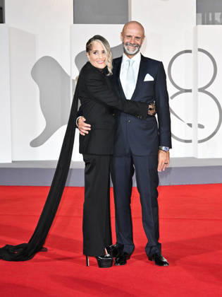 IPA88249277 - Venice, 83rd Venice International Film Festival 2026 - Night 6. Red Carpet: Diva and Woman. Pictured: Heather Parisi and her husband, Umberto Maria Anzolin  Copyright: xSimonexComix xPoolxPhotoxEventsx08x IPA88249277