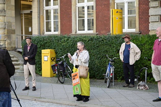 Die traditionelle Görlitzer Montagsdemonstration unter dem heutigen Motto 1000 für Görlitz Gemeinsam. Friedlich. Sichtbar. mit dem erklärten Ziel, die Marke von 1000 Teilnehmenden auf dem Postplatz zu erreichen. Hintergrund: Die wöchentlichen Montagsdemos in Görlitz laufen unter Slogans für Frieden, Freiheit und Demokratie, werden jedoch vom Verfassungsschutz als extremistisch eingestuft und beobachtet. Görlitz, 07.09.2026 Copyright: xMatthiasxWehnertx