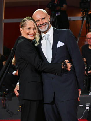 IPA88249697 - Venice, 83rd Venice International Film Festival 2026 - Night 6 - Red carpet for the film *Diva e Donna* - Pictured: Heather Parisi, her husband Umberto Maria Anzolin  Copyright: xManuelexMangiarottix xPoolxPhotoxEventsx08x IPA88249697