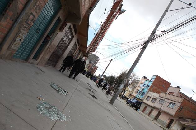 September 7, 2026, Vincha, Bolivia: VIACHA, BOLIVIA Ã¢â‚¬? SEPTEMBER 7, 2026: Damage is seen to homes near the RAM-2 Ã¢â‚¬oeBoloÂ­varÃ¢â‚¬Â? Mechanized Artillery Regiment, three days after explosions at the military installation in Viacha, near La Paz. The blast wave shattered windows and damaged walls and roofs in surrounding residential areas as rescue teams continued searching the site for missing people. Vincha Bolivia - ZUMAq101 20260907_zna_q101_185 Copyright: xAbadxMirandax