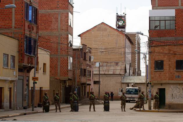 September 7, 2026, Vincha, Bolivia: VIACHA, BOLIVIA Ã¢â‚¬? SEPTEMBER 7, 2026: Damage is seen to homes near the RAM-2 Ã¢â‚¬oeBoloÂ­varÃ¢â‚¬Â? Mechanized Artillery Regiment, three days after explosions at the military installation in Viacha, near La Paz. The blast wave shattered windows and damaged walls and roofs in surrounding residential areas as rescue teams continued searching the site for missing people. Vincha Bolivia - ZUMAq101 20260907_zna_q101_188 Copyright: xAbadxMirandax