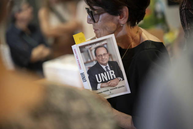 Francois Hollande Book Signing - Paris Former French President Francois Hollande during a book signing for his new book « Unir » in Paris on September 7, 2026. Photo by Eliot Blondet ABACAPRESS.COM Paris France France  Copyright: xBlondetxEliot ABACAx