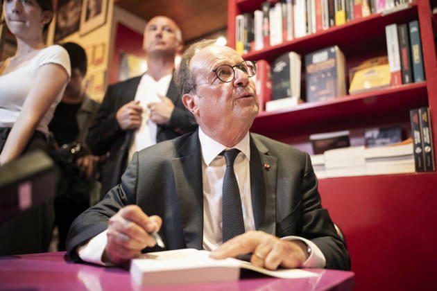 Francois Hollande Book Signing - Paris Former French President Francois Hollande during a book signing for his new book « Unir » in Paris on September 7, 2026. Photo by Eliot Blondet ABACAPRESS.COM Paris France France  Copyright: xBlondetxEliot ABACAx