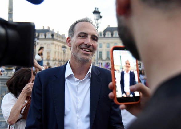 Politicians Join Feminist Coalition Press Briefing For Loi Integrale Against Sexual Violence - Paris Raphael Glucksmann during the rally against sexual violence for a comprehensive law Loi Integrale in front of the Ministry of Justice at Place Vendome in Paris, France on September 7, 2026. Photo by Alain Apaydin ABACAPRESS.COM Paris France  Copyright: xApaydinxAlain ABACAx