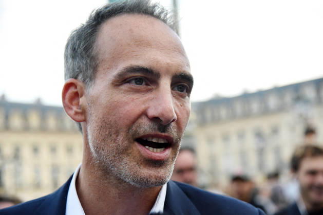 Politicians Join Feminist Coalition Press Briefing For Loi Integrale Against Sexual Violence - Paris Raphael Glucksmann during the rally against sexual violence for a comprehensive law Loi Integrale in front of the Ministry of Justice at Place Vendome in Paris, France on September 7, 2026. Photo by Alain Apaydin ABACAPRESS.COM Paris France  Copyright: xApaydinxAlain ABACAx