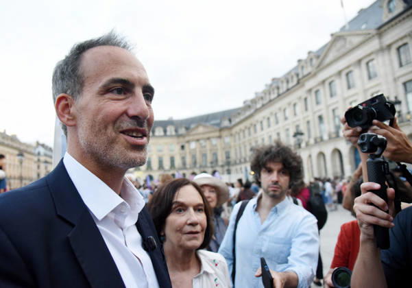 Politicians Join Feminist Coalition Press Briefing For Loi Integrale Against Sexual Violence - Paris Raphael Glucksmann during the rally against sexual violence for a comprehensive law Loi Integrale in front of the Ministry of Justice at Place Vendome in Paris, France on September 7, 2026. Photo by Alain Apaydin ABACAPRESS.COM Paris France  Copyright: xApaydinxAlain ABACAx