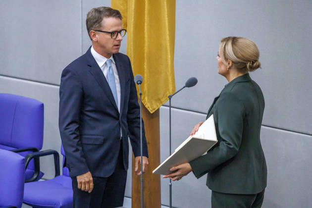 Bundestag Dr. Carsten Linnemann Bundesminister für Gesundheit bei seinem Amtseid im Deutschen Bundestag am 08.09.26 in Berlin. Berlin Berlin Deutschland Bundestag