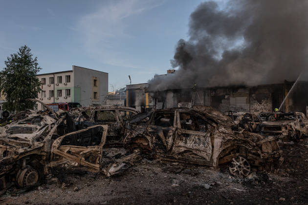 September 8, 2026, Kyiv, Ukraine: : The aftermath of an industrial area after a massive missile attack in Kyiv, Ukraine on the morning of September 8, 2026. This follows the visit of a U.S. convoy to Moscow and Ukraine in an attempt to initiate peace talks.  - ZUMAj167 20260908_zip_j167_010 Copyright: xSvetxJacquelinex