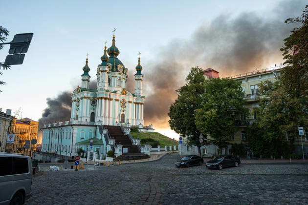 Destruction and fires reported across Kyiv districts after Russian attack A plume of smoke rises behind St. Andrew s Church in Kyiv, Ukraine, on September 8, 2026. On Tuesday night, September 8, Russian forces launched a strike on the Ukrainian capital with ballistic and cruise missiles, as well as jet UAVs. The attack caused damage to civilian infrastructure, residential areas, and business facilities. Three people were killed, and 19 were injured. Kyiv Ukraine  Copyright: xDanyloxAntoniukx originalFilename: ukrinform-destruct260908_npC1E.jpg