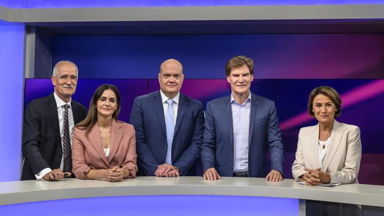 v.l. Sergej Lochthofen (Journalist), Iris Sayram (ARD-Hauptstadtstudio), Robin Alexander (Journalist und Podcaster), Carsten Maschmeyer (Unternehmer) mit Sandra Maischberger, GER, Berlin, Studio, zu Gast bei Maischberger, politische Talkshow, TV, Format, mit Moderatorin Sandra Maischberger, Das Erste, aus Adlershof Am Studio 20, 08.09.2026, Copyright: HMBxMedia UwexKoch