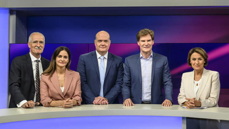 v.l. Sergej Lochthofen (Journalist), Iris Sayram (ARD-Hauptstadtstudio), Robin Alexander (Journalist und Podcaster), Carsten Maschmeyer (Unternehmer) mit Sandra Maischberger, GER, Berlin, Studio, zu Gast bei Maischberger, politische Talkshow, TV, Format, mit Moderatorin Sandra Maischberger, Das Erste, aus Adlershof Am Studio 20, 08.09.2026, Copyright: HMBxMedia UwexKoch