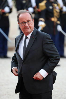 DiÌ‚ner d Etat en l honneur de Mr LEE Jae Myung, PreÌsident de la ReÌpublique de CoreÌe Francois Hollande Emmanuel Macron et Brigitte Macron recoivent Mr LEE Jae Myung, PreÌsident de la ReÌpublique de CoreÌe et son à pouse, Kim Hye-kyung, à l occasion d un diner d à tat au Palais de l Elysà e à Paris, le 8 septembre 2026. French President, Emmanuel Macron and his wife, Brigitte Macron hosted Mr. LEE Jae Myung, President of the Republic of Korea, and his wife, Kim Hye-kyung, at a state dinner at the Elysà e Palace in Paris on September 8, 2026. Copyright: xFabricexChasseryx