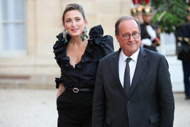 DiÌ‚ner d Etat en l honneur de Mr LEE Jae Myung, PreÌsident de la ReÌpublique de CoreÌe Francois Hollande and Julie Gayet Emmanuel Macron et Brigitte Macron recoivent Mr LEE Jae Myung, PreÌsident de la ReÌpublique de CoreÌe et son à pouse, Kim Hye-kyung, à l occasion d un diner d à tat au Palais de l Elysà e à Paris, le 8 septembre 2026. French President, Emmanuel Macron and his wife, Brigitte Macron hosted Mr. LEE Jae Myung, President of the Republic of Korea, and his wife, Kim Hye-kyung, at a state dinner at the Elysà e Palace in Paris on September 8, 2026. Copyright: xFabricexChasseryx