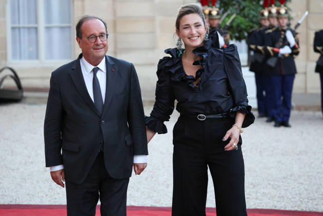 DiÌ‚ner d Etat en l honneur de Mr LEE Jae Myung, PreÌsident de la ReÌpublique de CoreÌe Francois Hollande and Julie Gayet Emmanuel Macron et Brigitte Macron recoivent Mr LEE Jae Myung, PreÌsident de la ReÌpublique de CoreÌe et son à pouse, Kim Hye-kyung, à l occasion d un diner d à tat au Palais de l Elysà e à Paris, le 8 septembre 2026. French President, Emmanuel Macron and his wife, Brigitte Macron hosted Mr. LEE Jae Myung, President of the Republic of Korea, and his wife, Kim Hye-kyung, at a state dinner at the Elysà e Palace in Paris on September 8, 2026. Copyright: xFabricexChasseryx