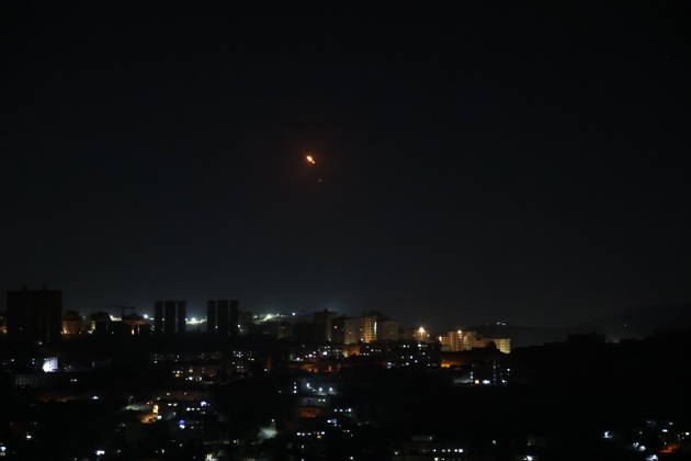 Iran launches missile attack on US Bases in Jordan after US targets Iranian oil tankers DAMASCUS, SYRIA - SEPTEMBER 09: Missiles launched from Iran and interceptions by Jordanian air defense systems are visible in the night sky from Damascus after Iran targeted US bases in Jordan, on September 09, 2026 in Damascus, Syria. Izz Aldien Alqasem Anadolu Damascus Syria. Editorial use only. Please get in touch for any other usage.  Copyright: x2026xAnadoluxIzzxAldienxAlqasemx