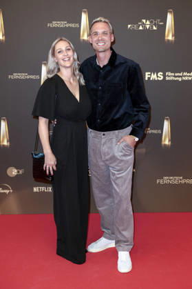 Jonas König mit Begleitung bei der Verleihung des Deutschen Fernsehpreises 2026 - Die Nacht der Kreativen in der Flora. Köln, 08.09.2026
