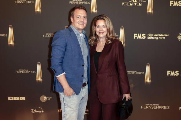 Nicole Simmen mit Begleitung bei der Verleihung des Deutschen Fernsehpreises 2026 - Die Nacht der Kreativen in der Flora. Köln, 08.09.2026