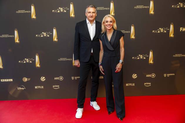 ABB KREATIVE - Inga Leschek (Chief Content Officer RTL) maenliche Begleitung zu Gast auf dem roten Teppich bei der Gala Die Nacht der Kreativen Der Deutsche Fernsehpreis 2026 in der Flora am 08.09.2026 in Koeln NRW Deutschland