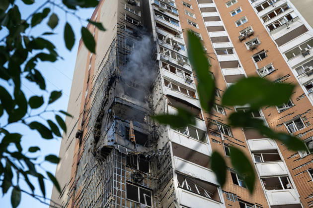A 24-storey apartment block is damaged by a Russian attack in the Darnytskyi district of Kyiv, Ukraine, September 9, 2026. On Wednesday morning, September 9, a Russian drone hit the 24-storey building on the 12th floor. According to police, five people were injured, including a pregnant woman. (Photo by Danylo Antoniuk Ukrinform) Apartment block hit by Russian drone in Kyiv Copyright: xDanyloxAntoniukx