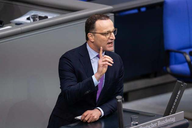 09.09.2026, GER, Berlin, 92. Sitzung des Deutschen Bundestages im Plenarsaal des Reichstagsgebäudes. Jens Spahn CDU CSU, steht am Rednerpult und spricht, Gestik, Mimik, Emotionen Copyright: xnordphotoxGmbHx xChristianxSchulzex