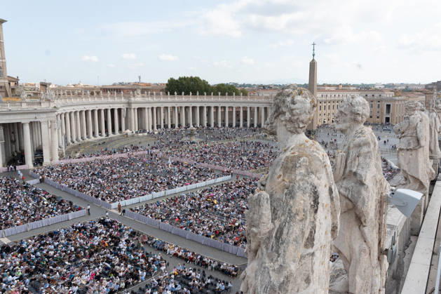 Pope Leo XIV At Weekly General Audience - Vatican City His Holiness Pope Leo XIV attends the weekly general audience at St Peter s Square in Vatican City, Vatican City on September 9, 2026. Photo by Andrea Bracaglia ABACAPRESS.COM Vatican Vatican City Vatican (or Holy See)  Copyright: xBracagliaxAndrea ABACAx