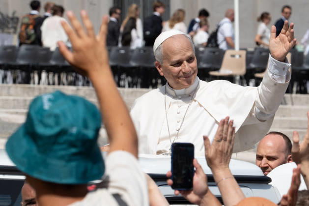 Pope Leo XIV At Weekly General Audience - Vatican City His Holiness Pope Leo XIV attends the weekly general audience at St Peter s Square in Vatican City, Vatican City on September 9, 2026. Photo by Andrea Bracaglia ABACAPRESS.COM Vatican Vatican City Vatican (or Holy See)  Copyright: xBracagliaxAndrea ABACAx