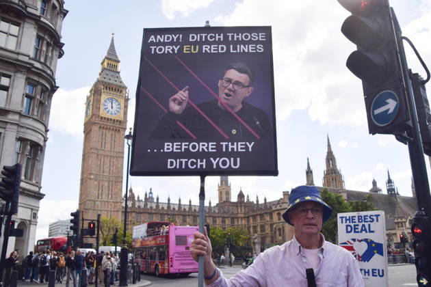 September 9, 2026, London, England, United Kingdom: A protester calls on Prime Minister Andy Burnham to ditch the Tory EU red lines during the weekly anti-Brexit and pro-EU protest in Parliament Square. London United Kingdom - ZUMAv130 20260909_zip_v130_039 Copyright: xVukxValcicx