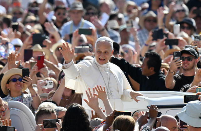 Pope Leo XIV leads The General Audience - Vatican Pope Leo XIV attends the weekly general audience in Saint Peter’s square, Vatican on September 9, 2026. Photo by Eric Vandeville ABACAPRESS.COM Rome Vatican (or Holy See)  Copyright: xVandevillexEric ABACAx