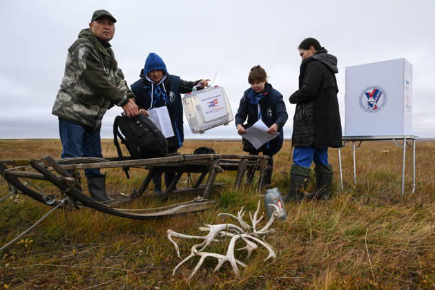 Russia Parliamentary Election Early Voting 9239435 09.09.2026 A member of a local indigenous community prepares to vote during the early voting in remote areas ahead of State Duma elections at a reindeer camping ground, in Yamalo-Nenets Autonomous Area, Russia. Russians will vote in State Duma, the lower house of parliament, and municipal elections over three days, from September 18-20. Alexandr Kryazhev Sputnik Yamalo-Nenets Autonomous Area Russia  Copyright: xAlexandrxKryazhevx