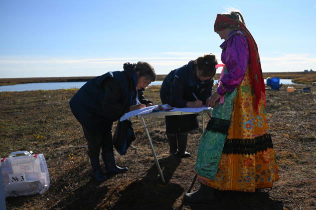 Russia Parliamentary Election Early Voting 9239444 09.09.2026 A member of a local indigenous community prepraes to vote during the early voting in remote areas ahead of State Duma elections at a reindeer camping ground, in Yamalo-Nenets Autonomous Area, Russia. Russians will vote in State Duma, the lower house of parliament, and municipal elections over three days, from September 18-20. Alexandr Kryazhev Sputnik Yamalo-Nenets Autonomous Area Russia  Copyright: xAlexandrxKryazhevx
