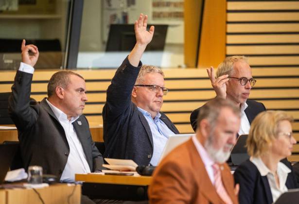 8. THÜRINGER LANDTAG - 52. PLENARSITZUNG ** NUR FÜR REDAKTIONELLE ZWECKE ** EDITORIAL USE ONLY **<p>09 09 2026-Erfurt: Thüringer Landtag 8. Wahlperiode 52. Plenarsitzung im Foto: Stefan Wogawa (Deine Stimme zählt), Dirk Hoffmeister (Deine Stimme zählt), Roberto Kobelt (Deine Stimme zählt) ( Deutschland Thueringen Erfurt Copyright: SaschaxFromm