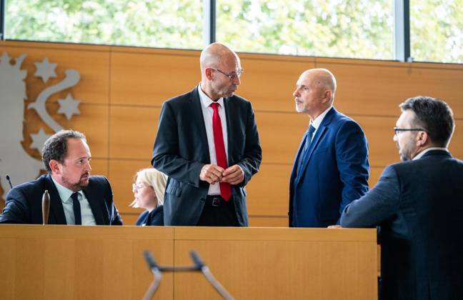 8. THÜRINGER LANDTAG - 52. PLENARSITZUNG ** NUR FÜR REDAKTIONELLE ZWECKE ** EDITORIAL USE ONLY **<p>09 09 2026-Erfurt: Thüringer Landtag 8. Wahlperiode 52. Plenarsitzung im Foto: Steffen Quasebarth (Thüringen.Gerecht), Landtagsdirektor Jörg Hopfe, Landtagspräsident Thadäus König (CDU), Ralph Hutschenreuther (Thüringen.Gerecht) ( Deutschland Thueringen Erfurt Copyright: SaschaxFromm