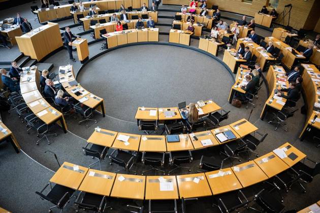 8. THÜRINGER LANDTAG - 52. PLENARSITZUNG ** NUR FÜR REDAKTIONELLE ZWECKE ** EDITORIAL USE ONLY **<p>09 09 2026-Erfurt: Thüringer Landtag 8. Wahlperiode 52. Plenarsitzung im Foto: Fast die gesamte AfD-Fraktion hat zu Beginn der Fragestunde den Plenarsaal verlassen ( Deutschland Thueringen Erfurt Copyright: SaschaxFromm