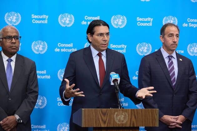 September 9, 2026, New York, New York, USA: Israel s U.N. Ambassador Danny Danon speaks to reporters as attendees look on at United Nations headquarters in New York. New York USA  - ZUMAs237 20260909_aap_s237_021 Copyright: xMarkxJ.xSullivanx