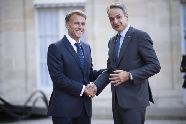 French President Macron Meets Greece s PM Mitsotakis - Paris France s President Emmanuel Macron welcomes Greece s Prime Minister Kyriakos Mitsotakis at Elysee Palace in Paris on September 9, 2026.Photo by Eliot Blondet ABACAPRESS.COM Paris France France  Copyright: xBlondetxEliot ABACAx