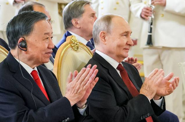 Russia Vietnam 9239673 09.09.2026 Vietnamese President To Lam and Russian President Vladimir Putin attend a ceremony to present To Lam with the Tolstoy Peace Prize at the Kremlin in Moscow, Russia. Mikhail Metzel Sputnik Moscow Russia  Copyright: xMikhailxMetzelx