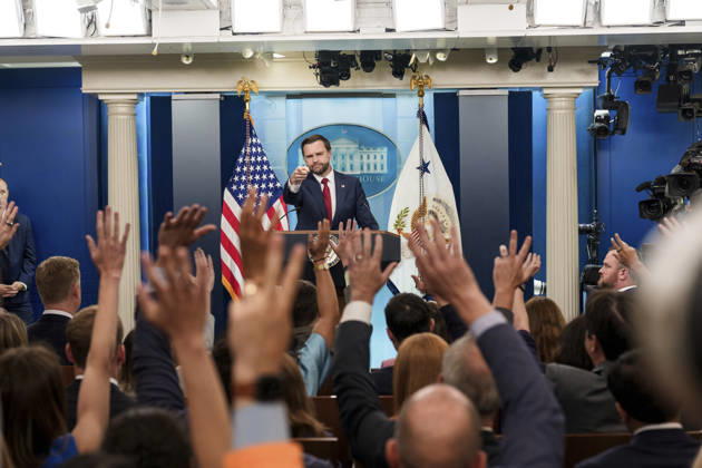 September 9, 2026, Washington, Dc, United States of America: U.S. Vice President J.D Vance calls on a reporter to ask a question during the daily briefing in the James S. Brady Press Briefing Room of the White House, September 3, 2026 in Washington, D.C. Washington United States of America - ZUMAp138 20260909_zaa_p138_004 Copyright: xEmilyxJ.xHiggins WhitexHousex
