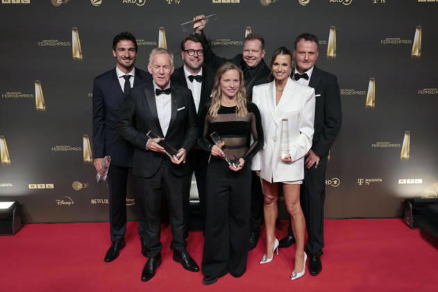 Mats Hummels, Johannes B. Kerner, Christian Straßburger, Tabea Kemme, Wolff Fuss, Laura Wontorra und Gast bei der Verleihung des Deutschen Fernsehpreises 2026 im Confex-Center. Köln, 09.09.2026