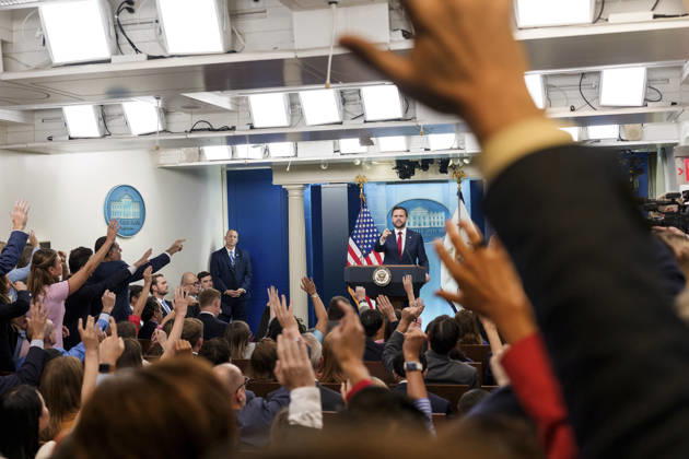 September 9, 2026, Washington, Dc, United States of America: U.S. Vice President J.D Vance responds to a question from reporters during the daily briefing in the James S. Brady Press Briefing Room of the White House, September 3, 2026 in Washington, D.C. Washington United States of America - ZUMAp138 20260909_zaa_p138_008 Copyright: xEmilyxJ.xHiggins WhitexHousex